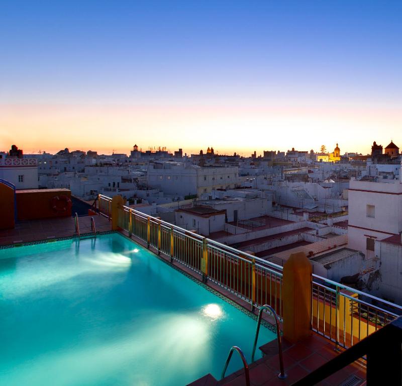 Hotel a Cádiz con caricabatterie per auto elettriche