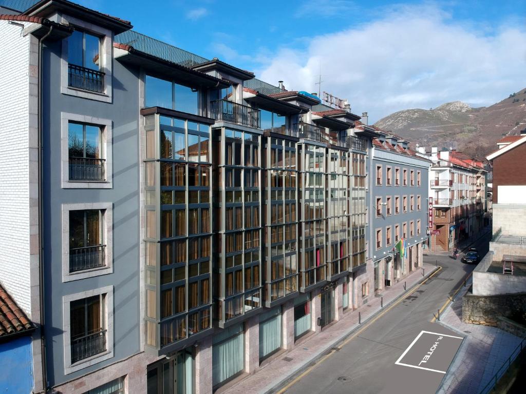 Hotel a Cangas De Onis con caricabatterie per auto elettriche