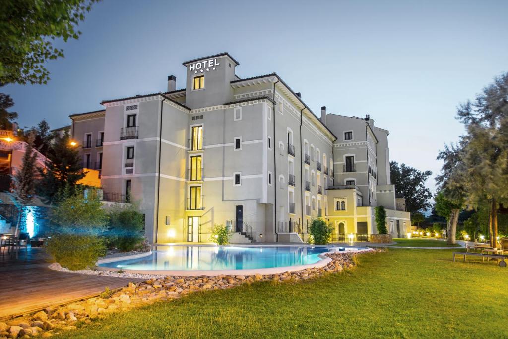 Hotel a Alhama De Aragon con caricabatterie per auto elettriche