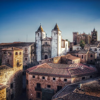 Hotel a Cáceres con caricabatterie per auto elettriche