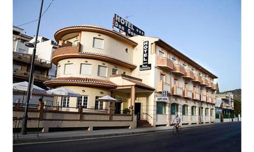 Hotel a Lancha Del Genil con caricabatterie per auto elettriche