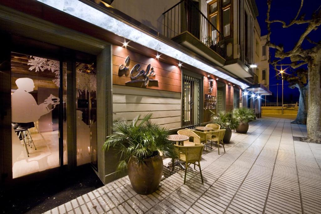 Hotel a Mollerussa con caricabatterie per auto elettriche