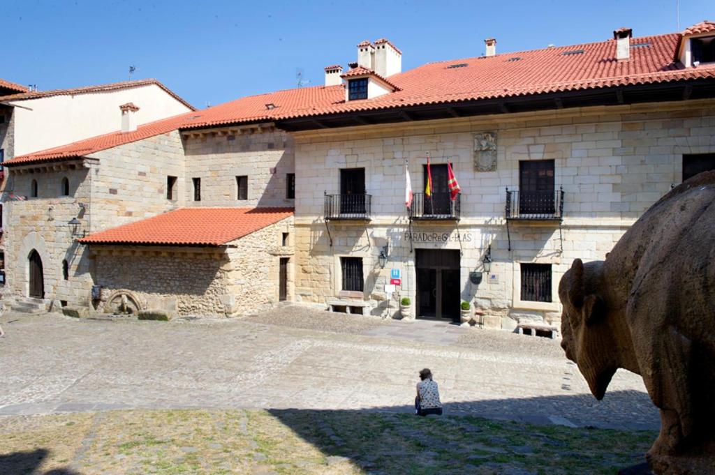 Hotel a Santillana Del Mar con caricabatterie per auto elettriche