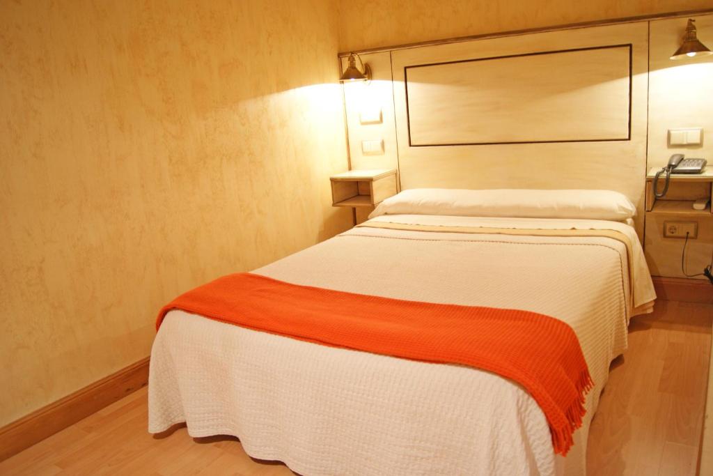 Hotel a Pamplona con caricabatterie per auto elettriche