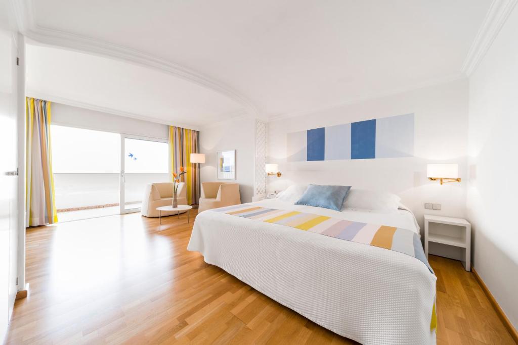 Hotel a Punta Del Hidalgo con caricabatterie per auto elettriche