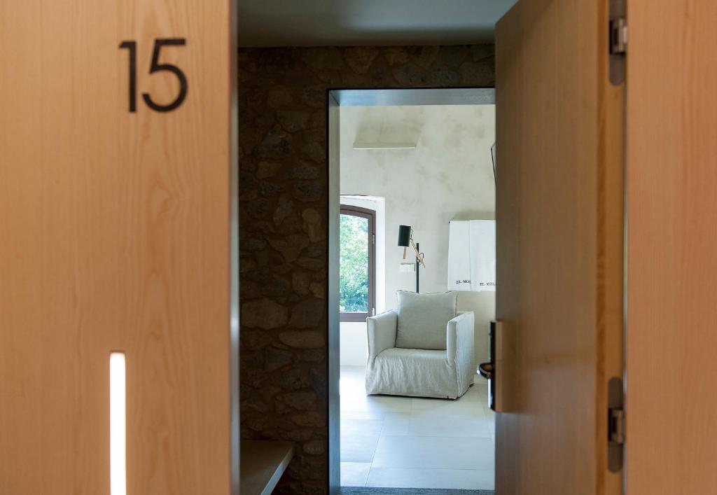 Hotel a Les Escaules con caricabatterie per auto elettriche