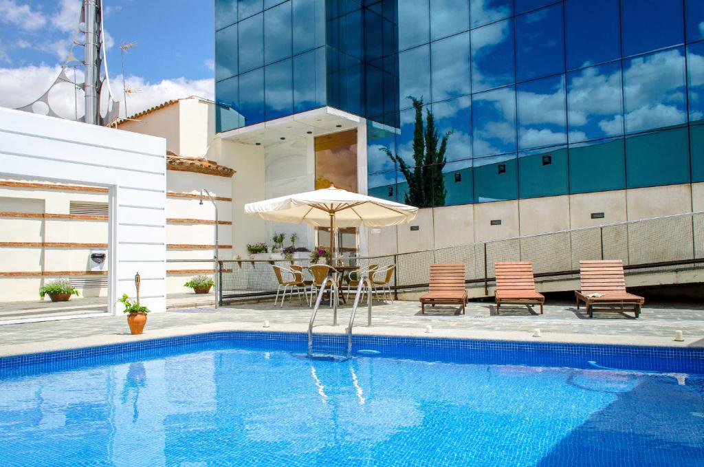 Hotel a Llerena con caricabatterie per auto elettriche