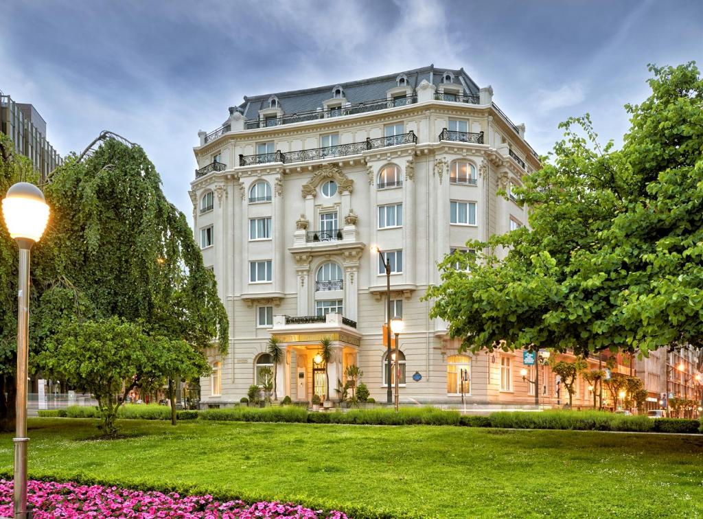 Hotel a Bilbao con caricabatterie per auto elettriche