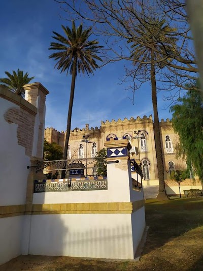 Hotel a Dos Hermanas con caricabatterie per auto elettriche
