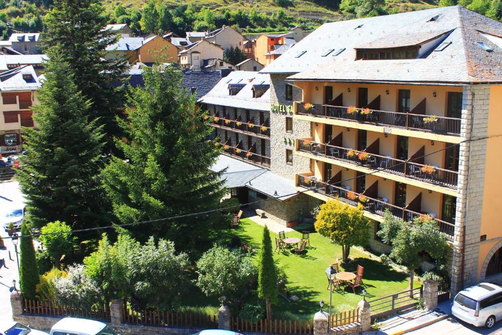 Hotel a Jou con caricabatterie per auto elettriche