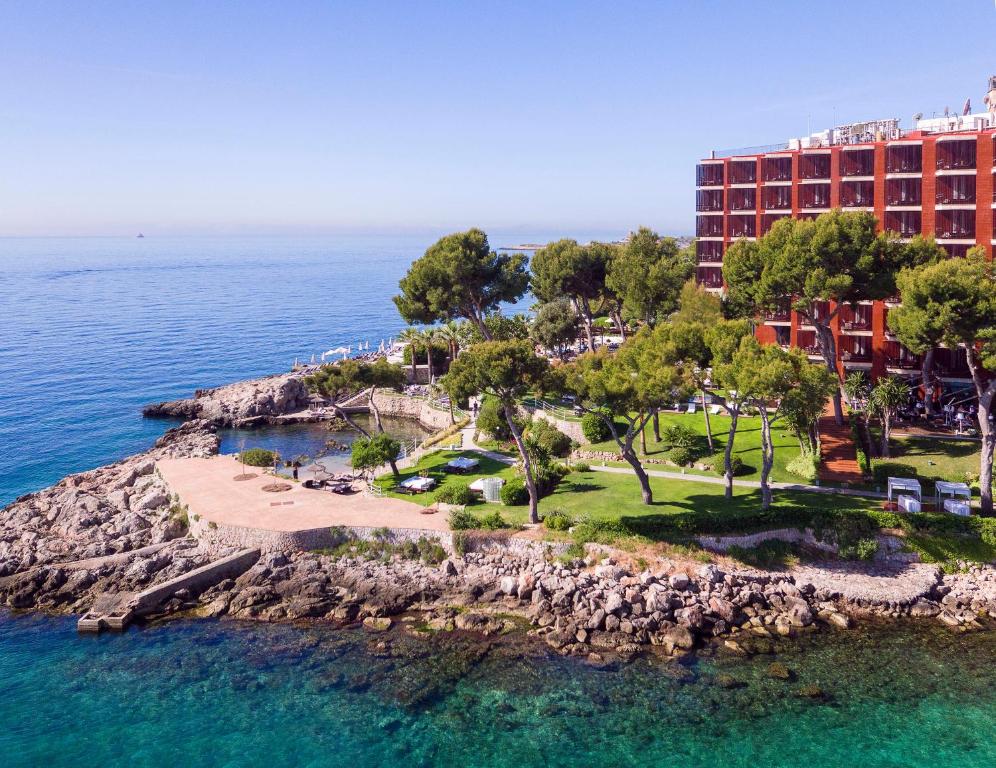 Hotel a CalviÀ con caricabatterie per auto elettriche