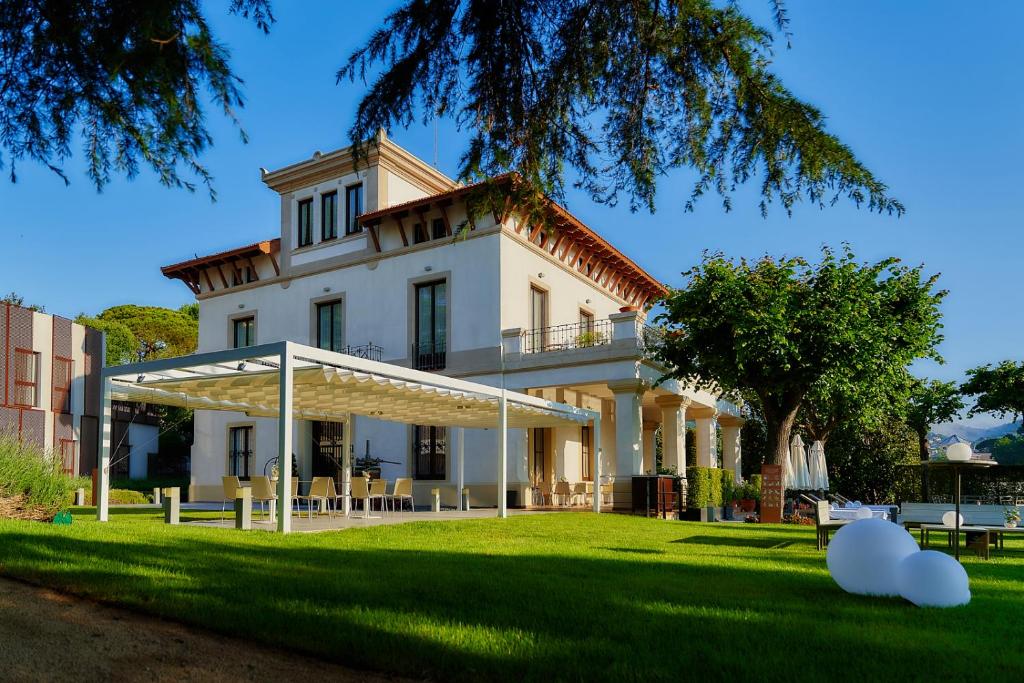 Hotel a Alella con caricabatterie per auto elettriche