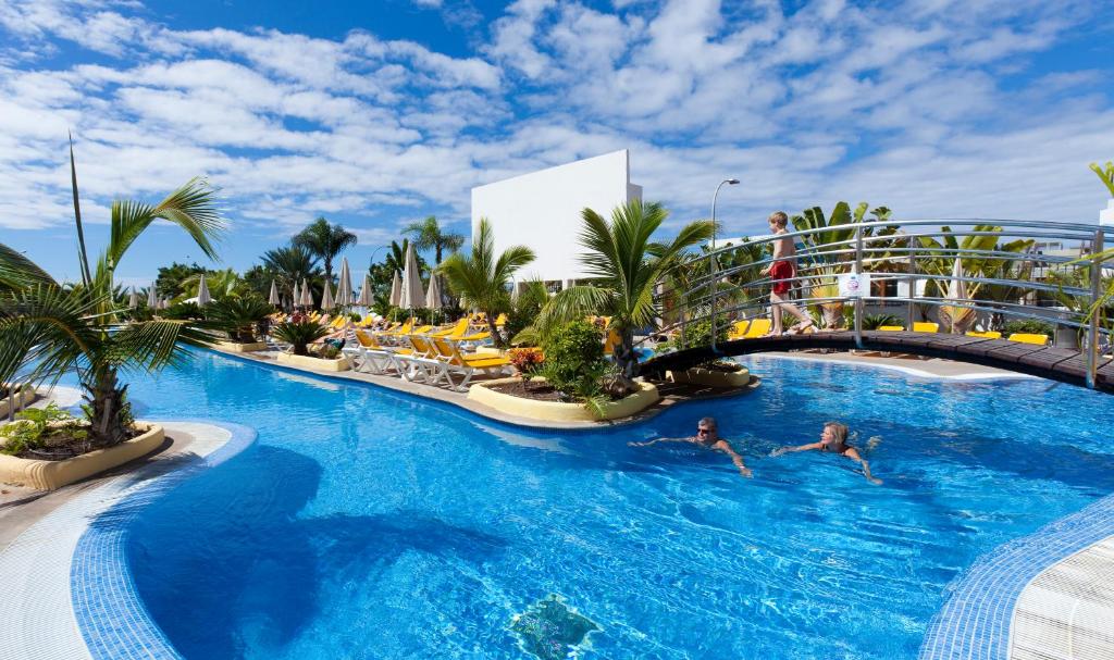 Hotel a Playa De Los Cristianos con caricabatterie per auto elettriche