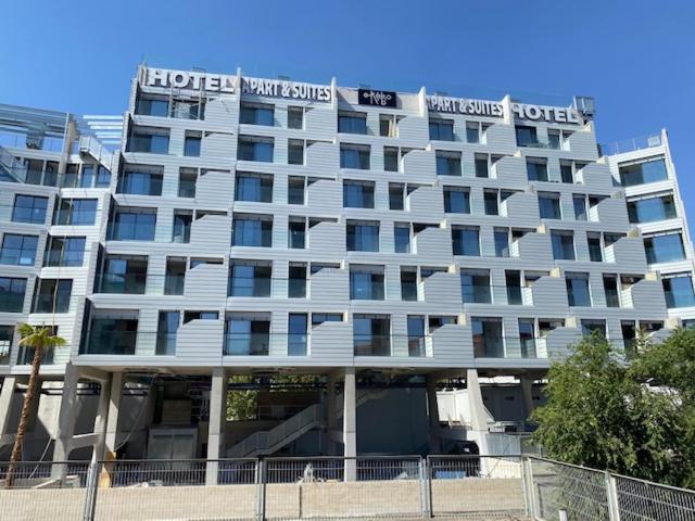 Hotels in Madrid with chargers for electric cars
