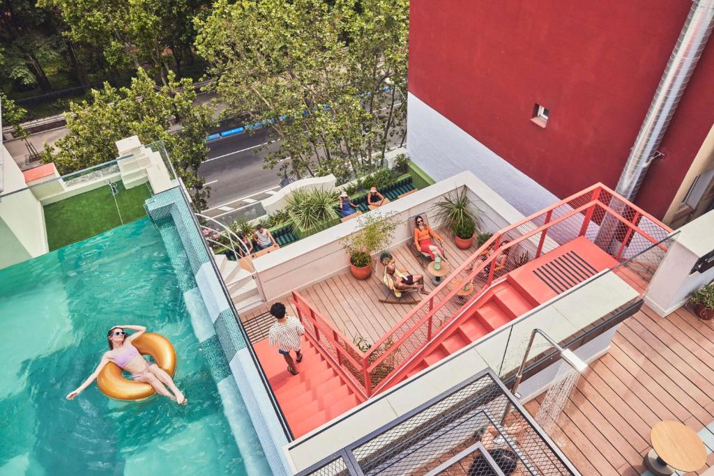 Hotels in Madrid with chargers for electric cars