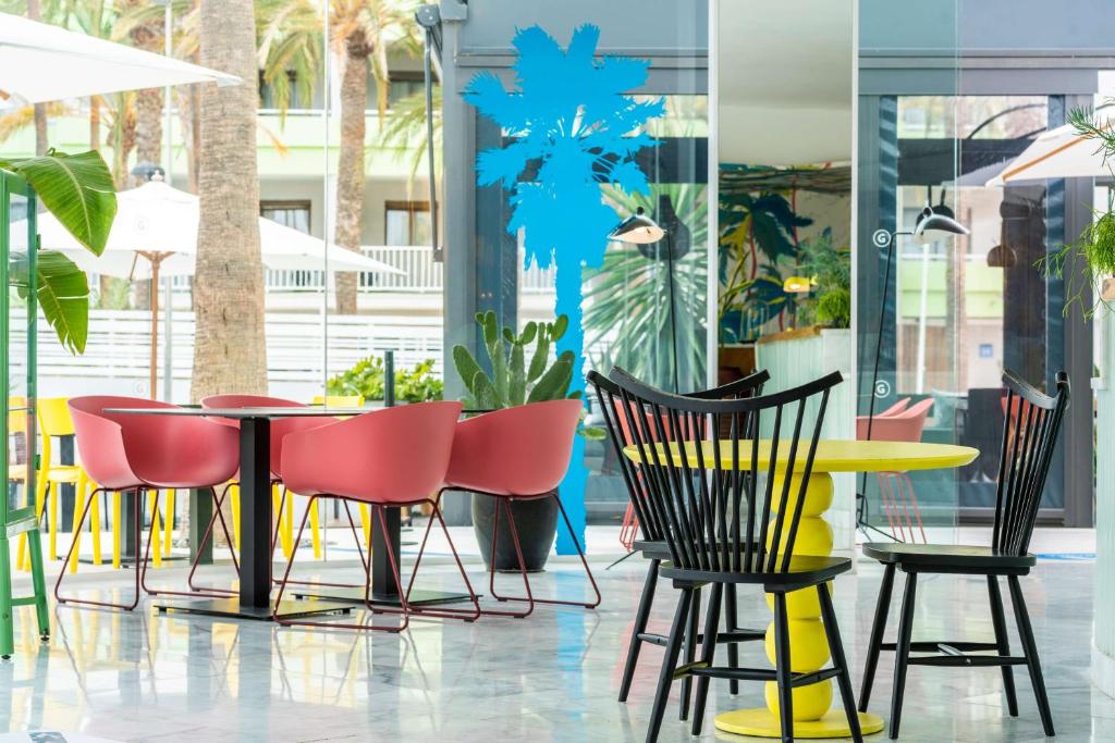 Hotel a Urbanizacion Sonneland con caricabatterie per auto elettriche