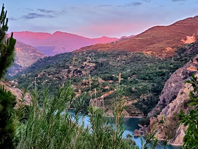 Hotel a Guejar Sierra con caricabatterie per auto elettriche
