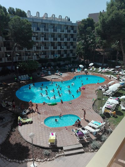 Hotel a La Pineda con caricabatterie per auto elettriche