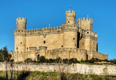 Hotel a Manzanares El Real con caricabatterie per auto elettriche