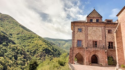 Hotel a Monasterio De Nuestra Señora De Valvanera con caricabatterie per auto elettriche