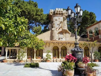 Hotel a Montbrio Del Camp con caricabatterie per auto elettriche