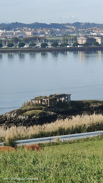 Hotel a Pedreña con caricabatterie per auto elettriche
