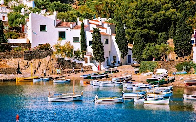 Hotel a Portlligat con caricabatterie per auto elettriche