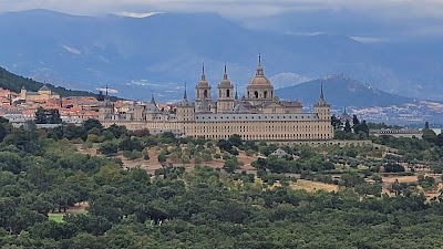 Hotel a San Lorenzo De El Escorial con caricabatterie per auto elettriche