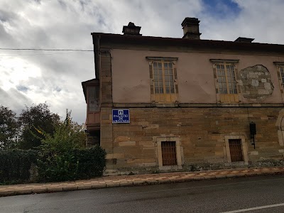 Hotel a San Vicente De Arganza con caricabatterie per auto elettriche