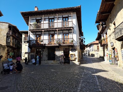 Hotel a Santillana Del Mar con caricabatterie per auto elettriche