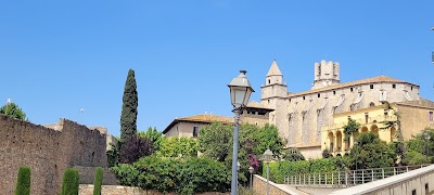 Hotel a Torroella De Montgri con caricabatterie per auto elettriche